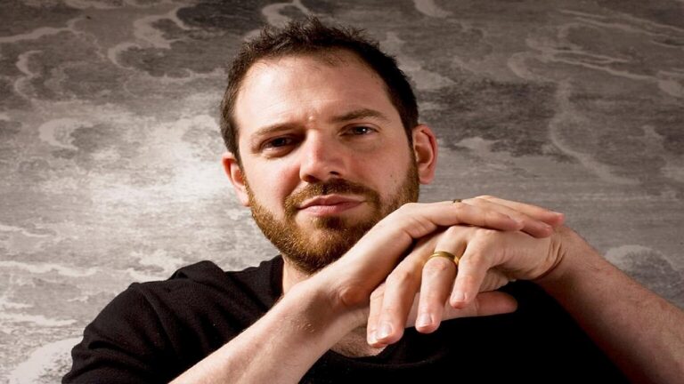 Photo of author Joe Abercrombie.
